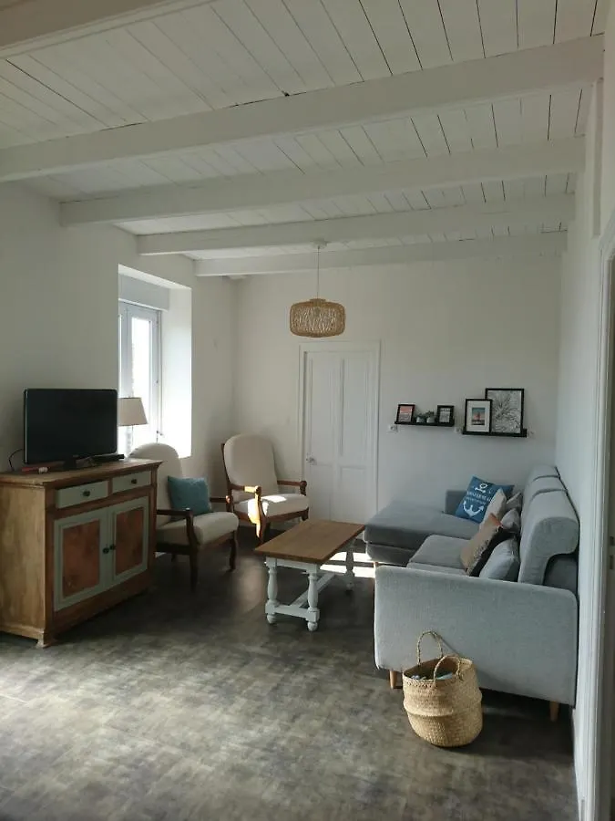 Ti Mammig Reina Villa Guisseny 0*,  France